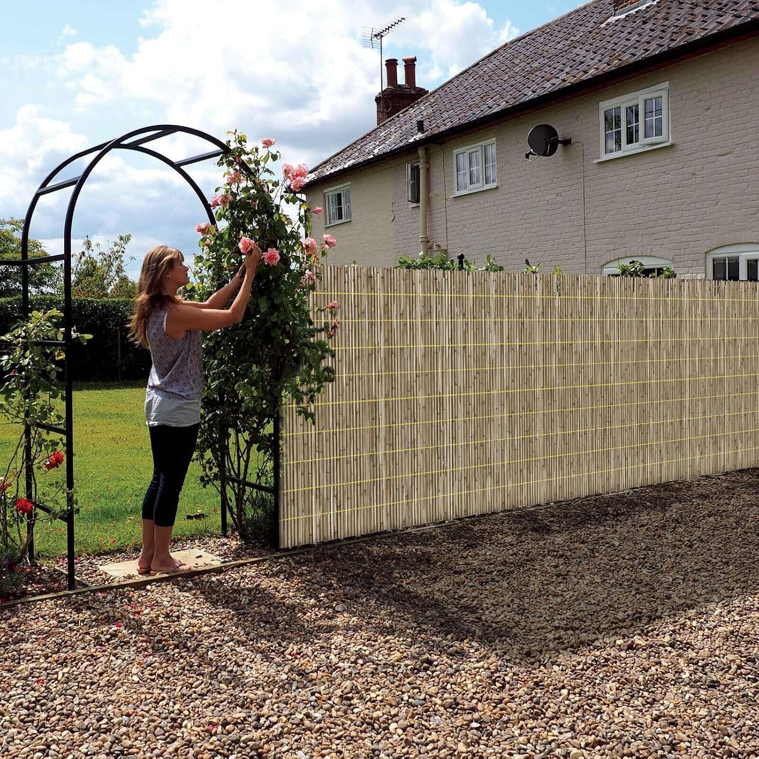 1.5m x 4m Natural Handmade Reed Fence Bamboo Screening Garden Decorative Fencing Garden - Image 5